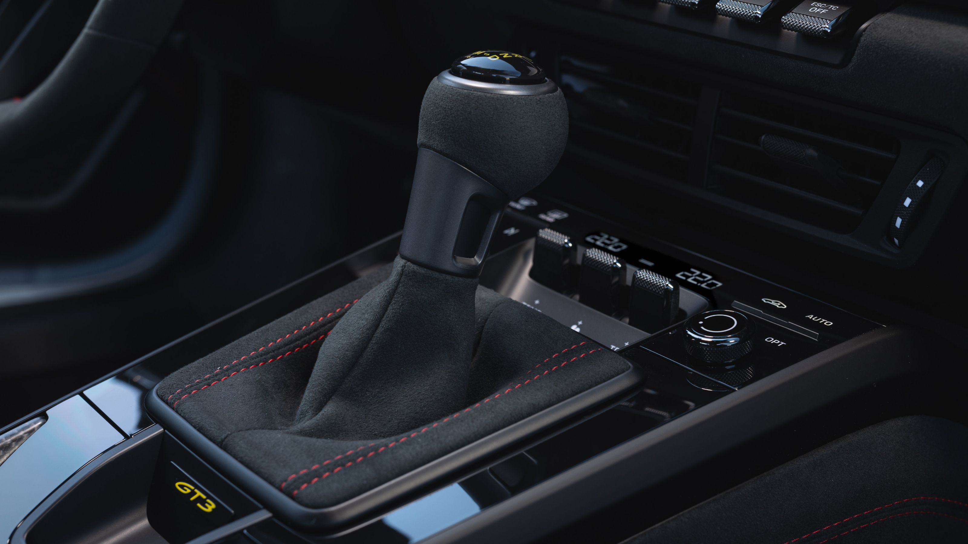 2025 Porsche 911 GT3 gear knob