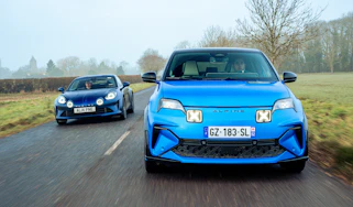 Alpine A290 v Alpine A110