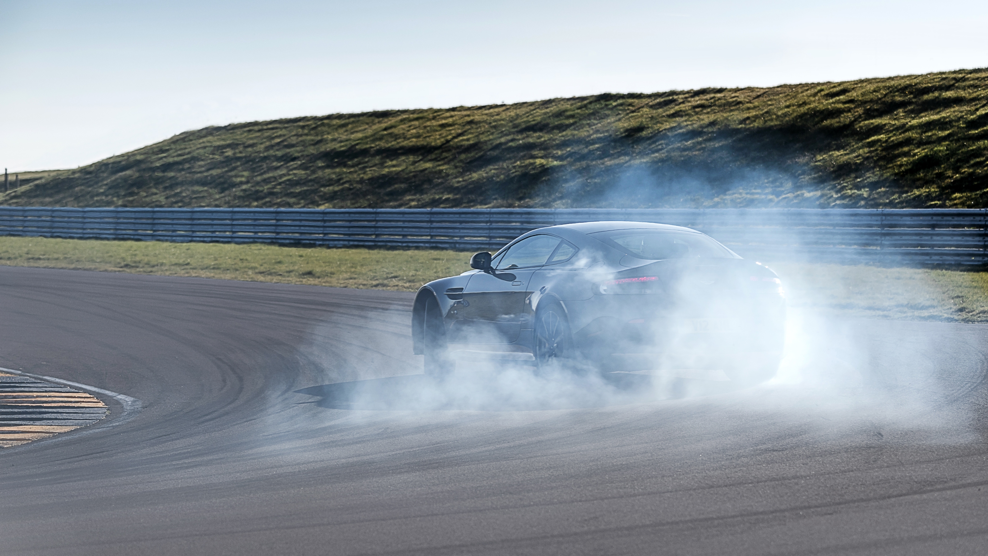Aston Martin V12 Vantage S rear