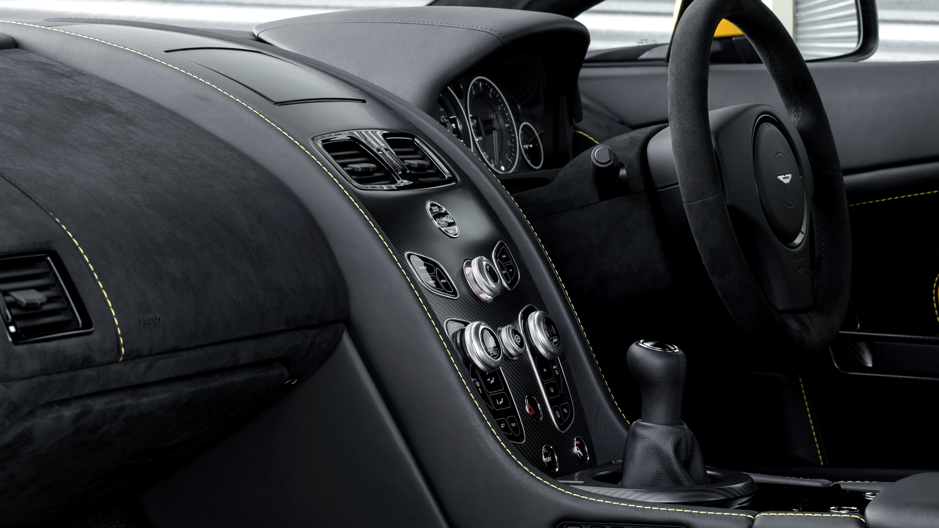 Aston Martin V12 Vantage S interior