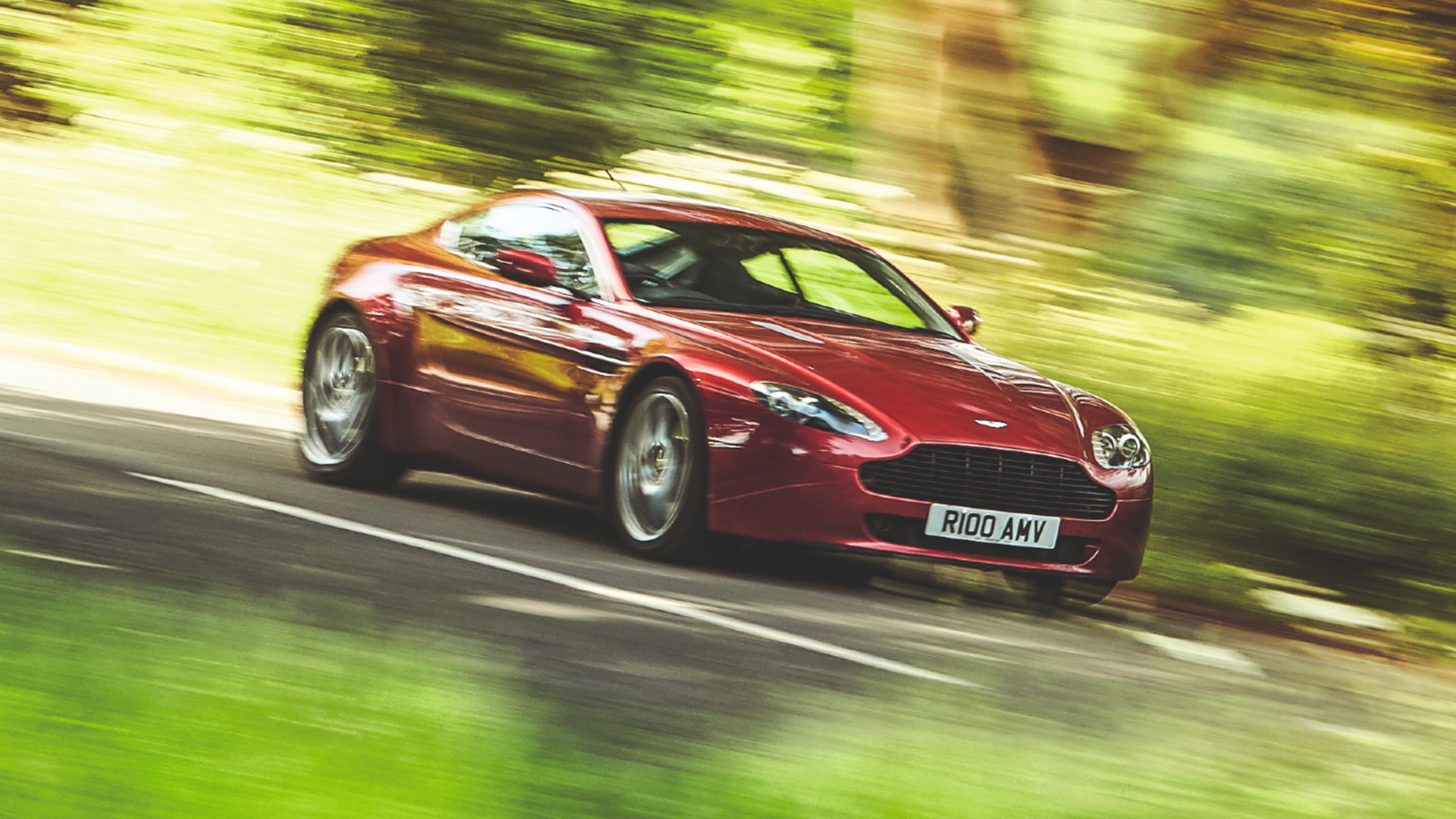 Aston Martin V8 Vantage front