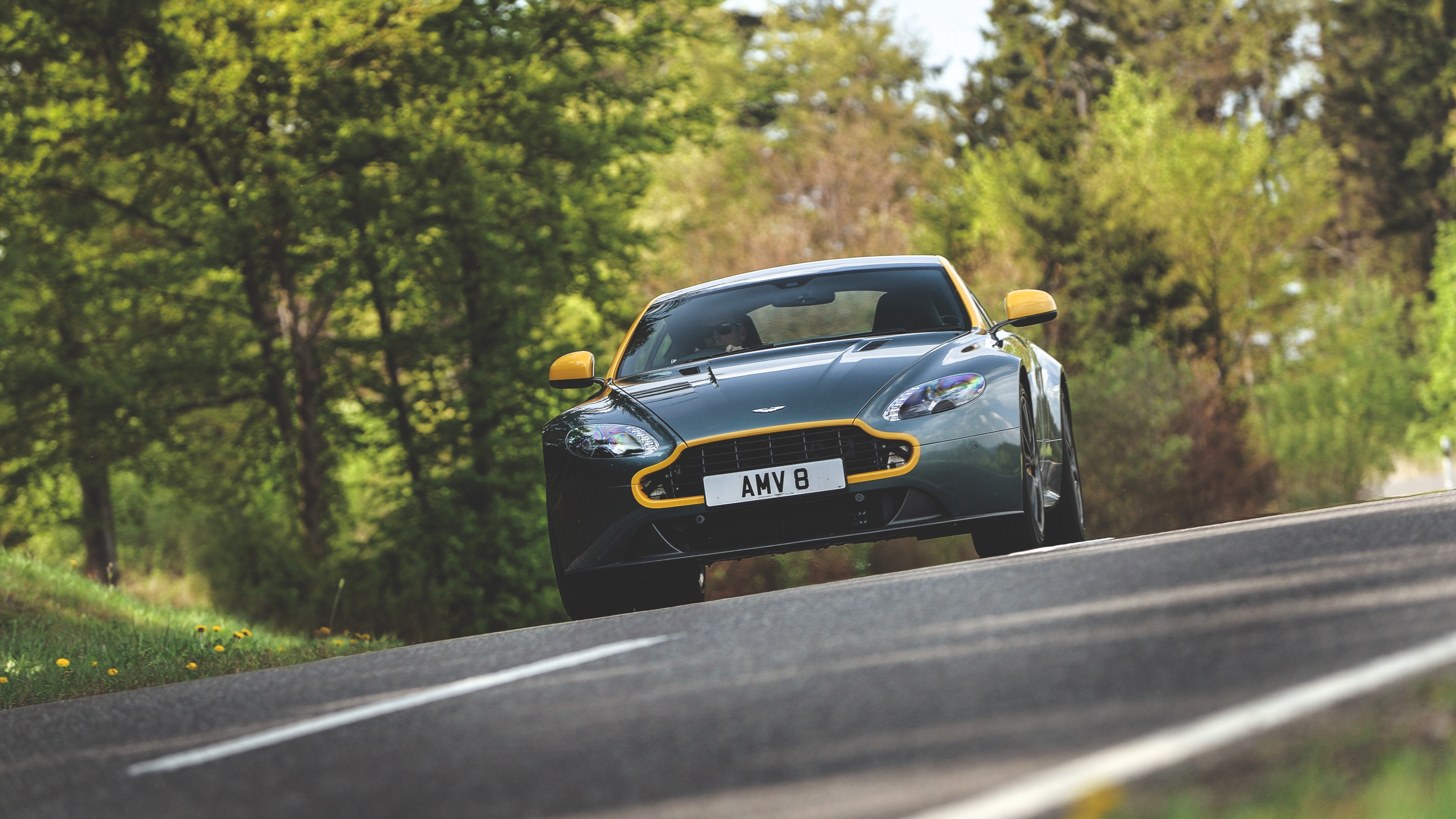 Aston Martin V8 Vantage front