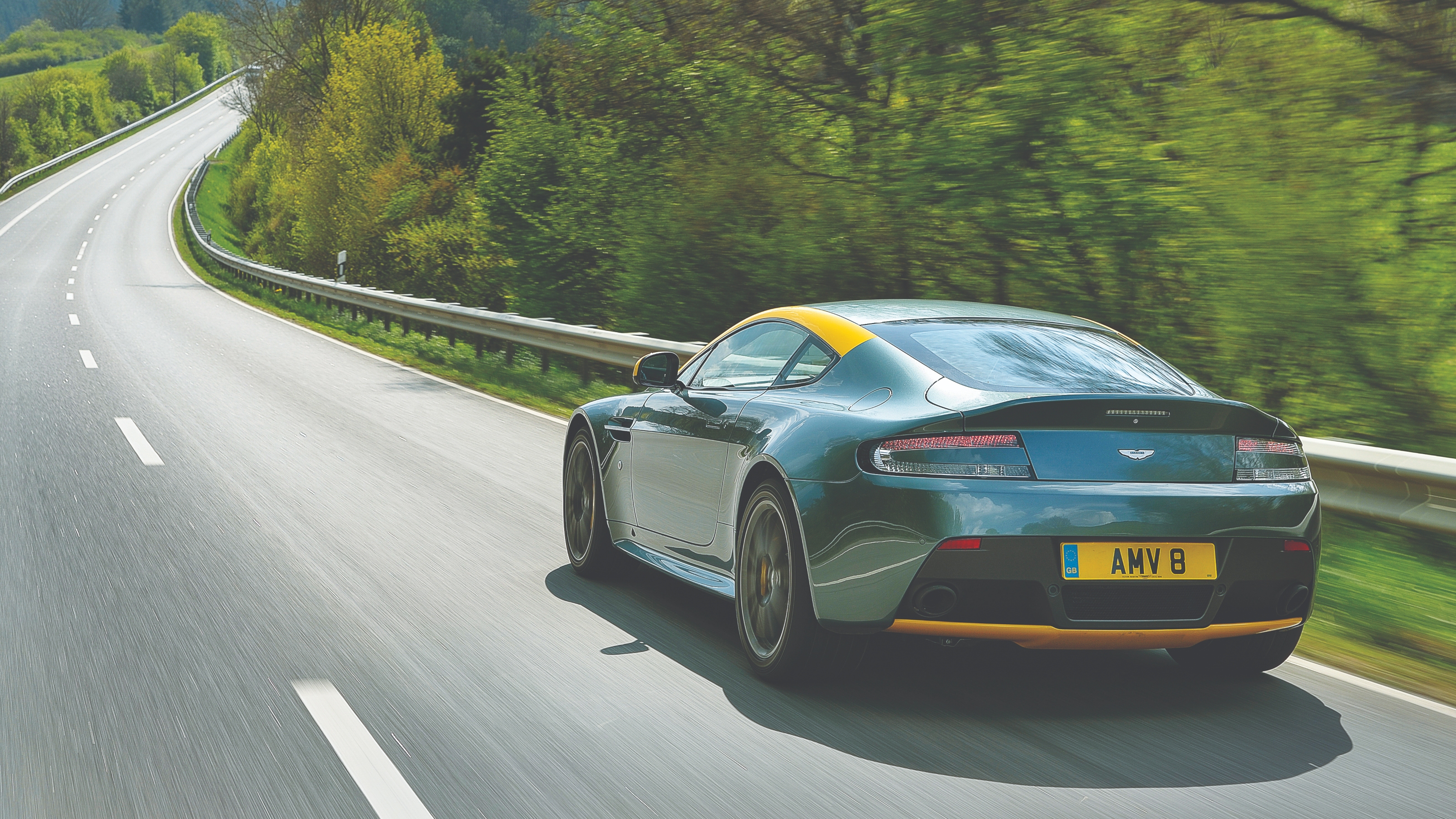 Aston Martin V8 Vantage rear