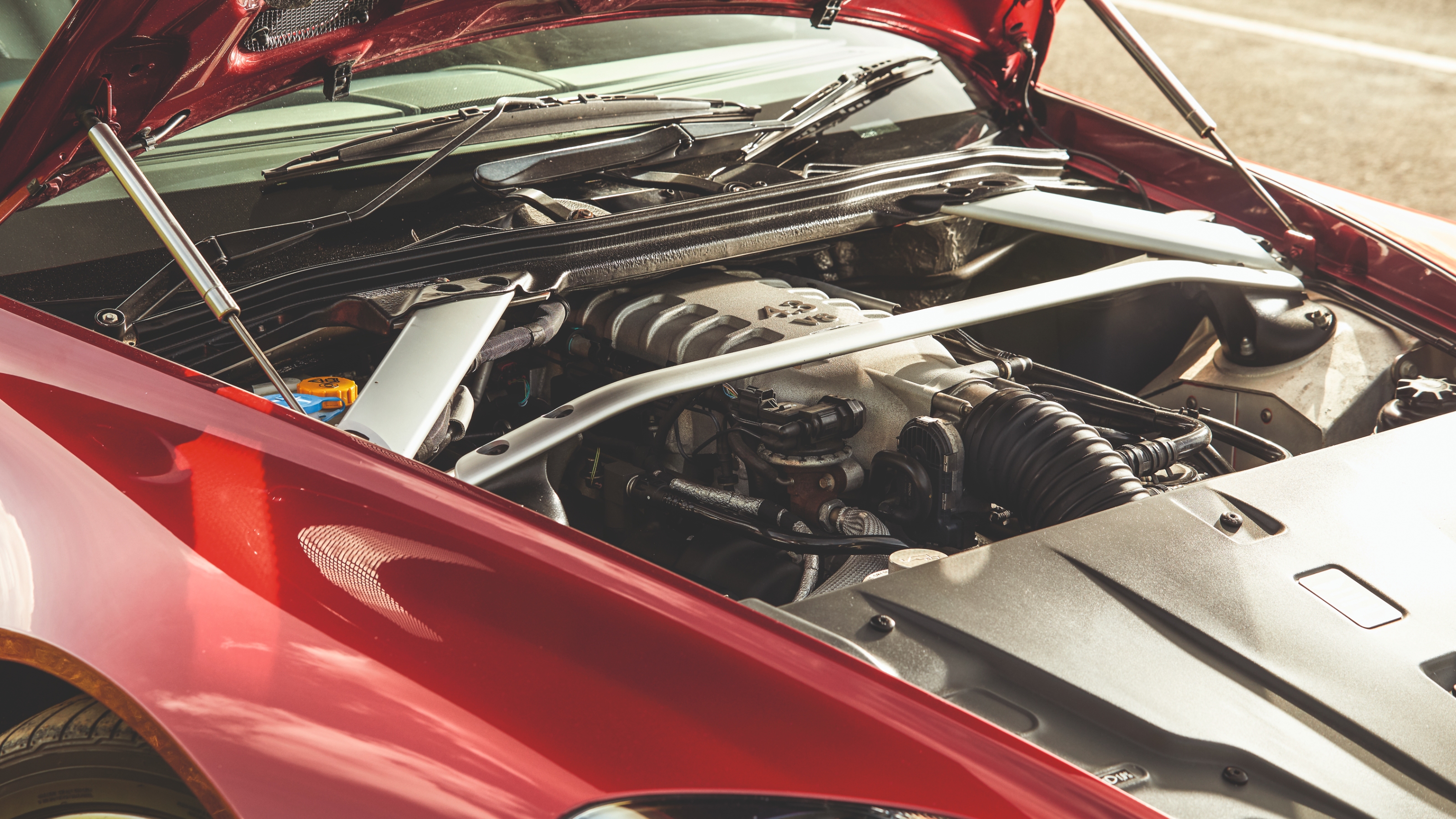 Aston Martin V8 Vantage engine