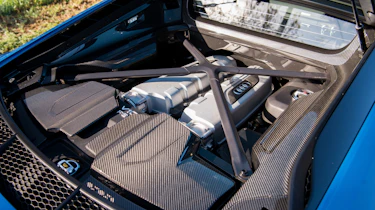 Audi R8 engine