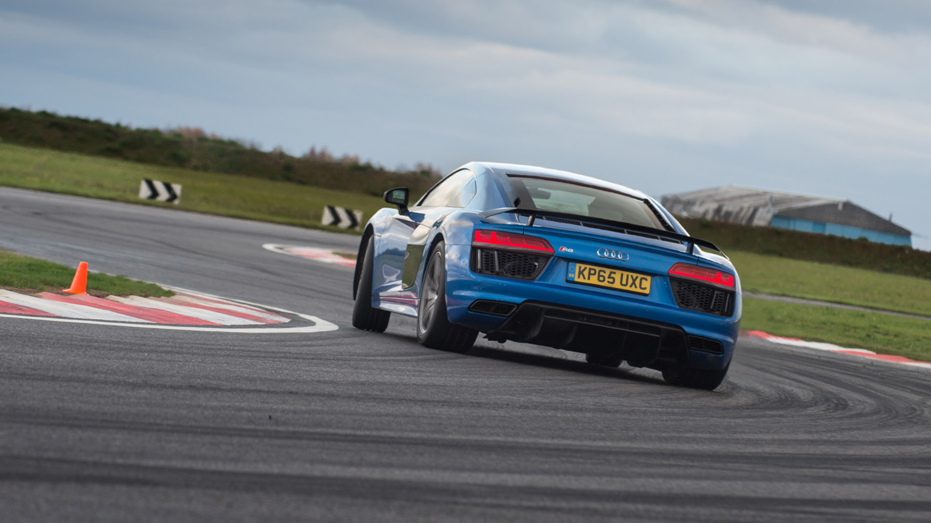 Audi R8 drift