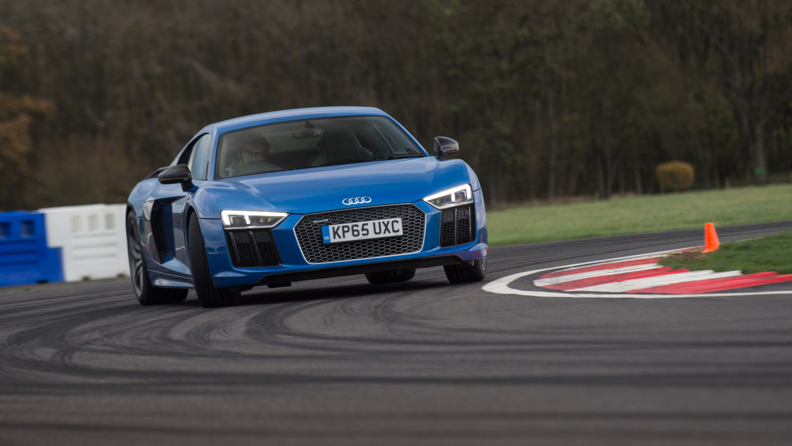 Audi R8 drift