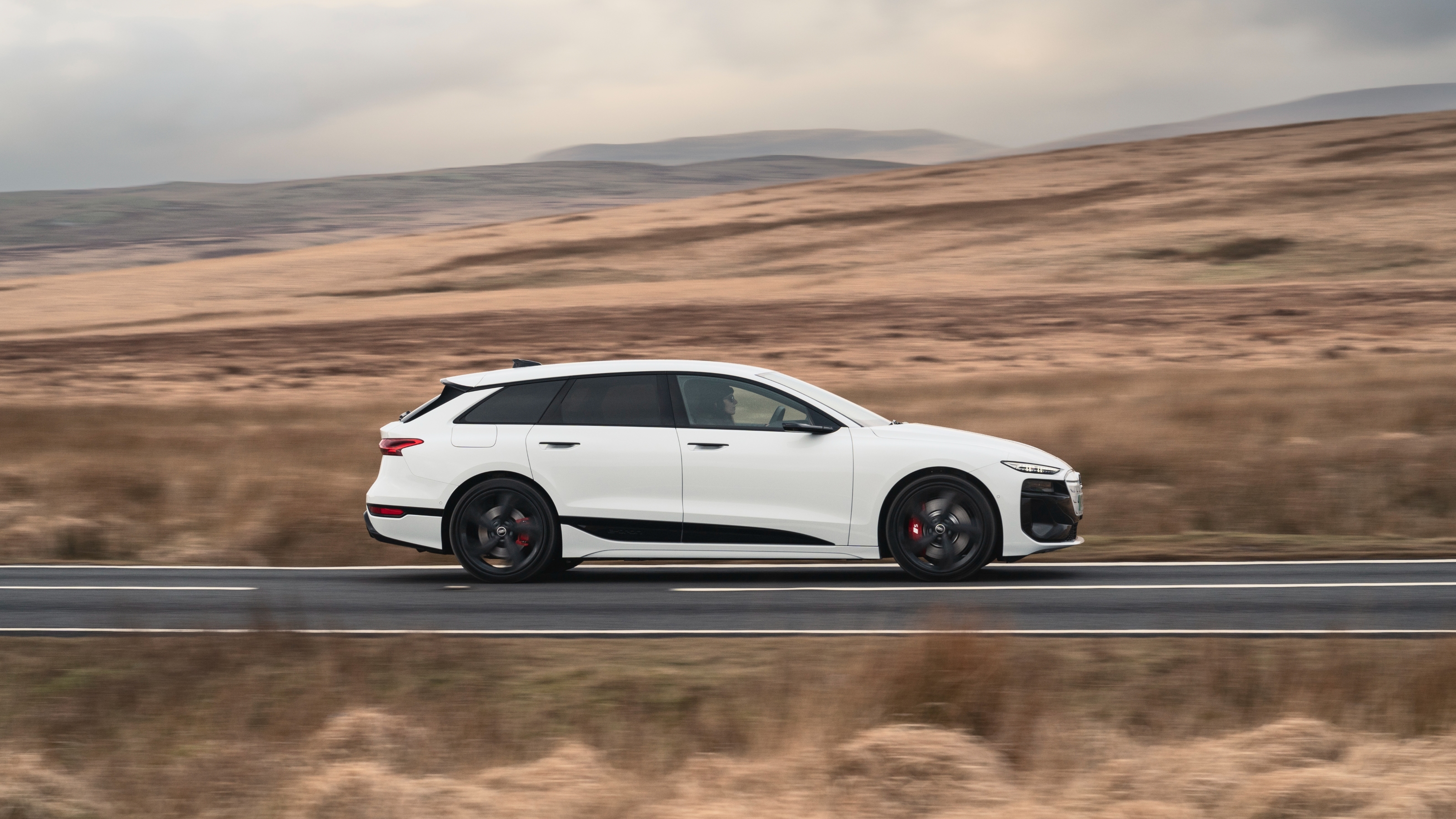 Audi S6 e-tron side