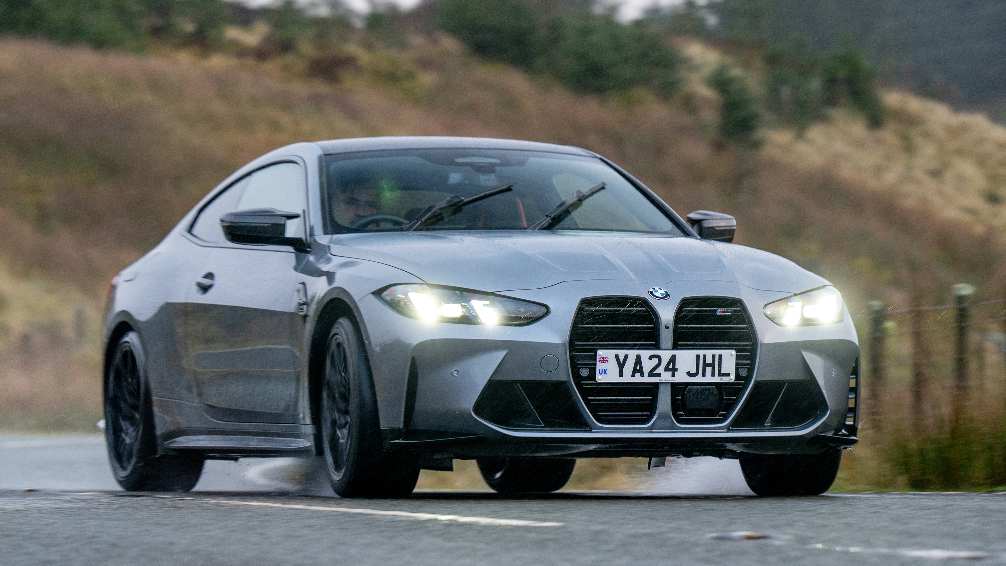 BMW M4 – front