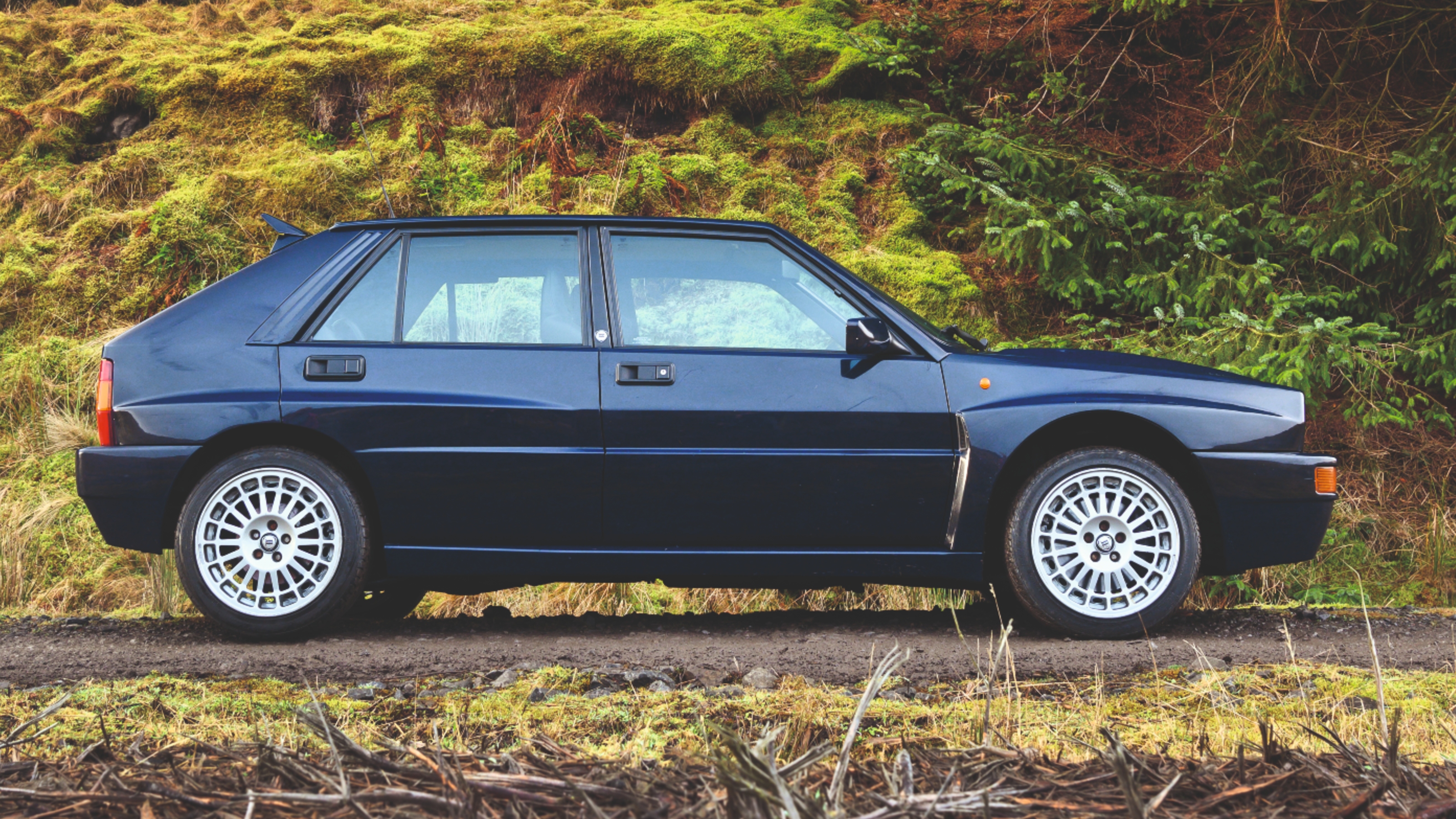 Lancia Delta Integrale side