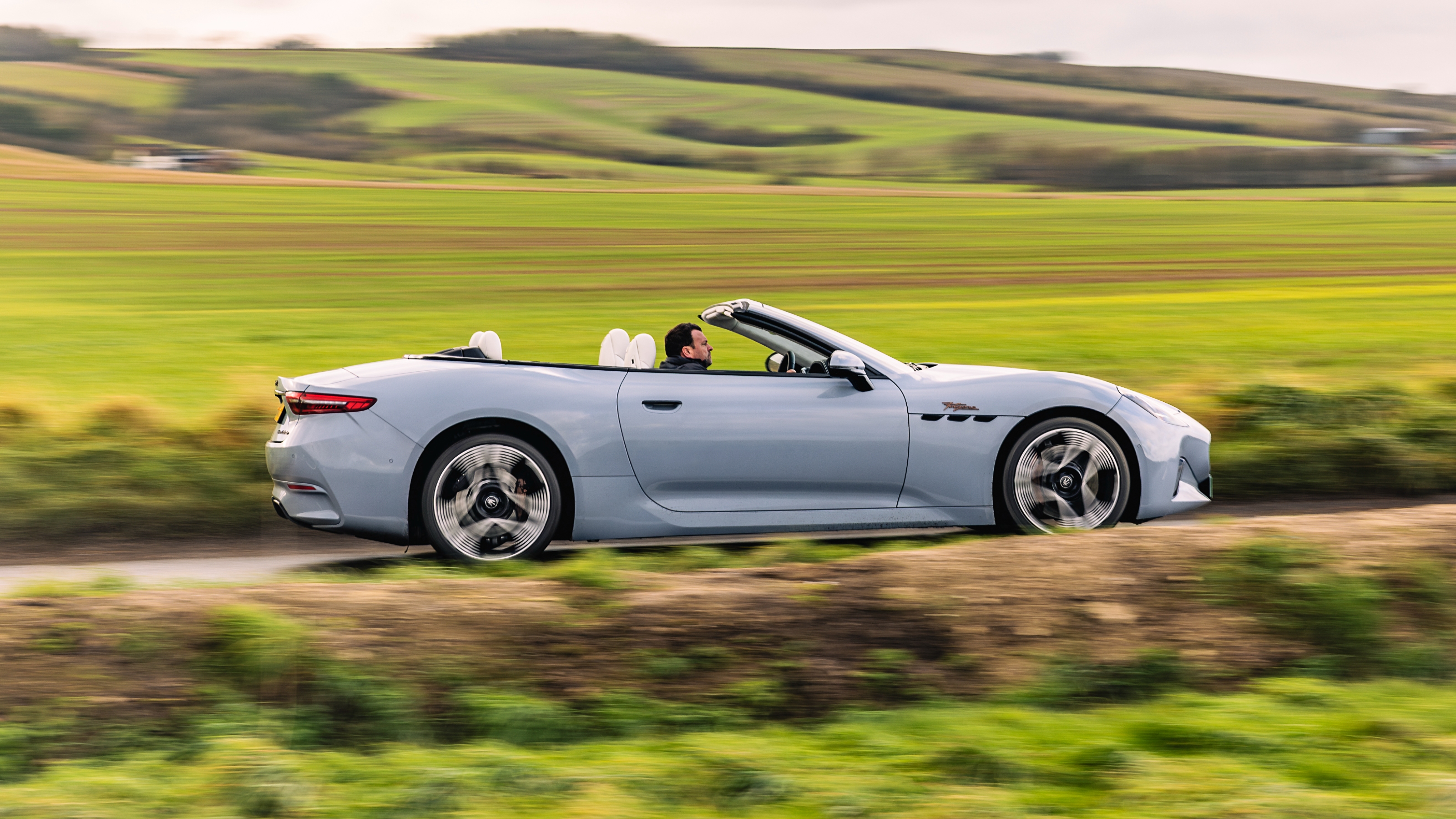 Maserati GranCabrio Folgore side