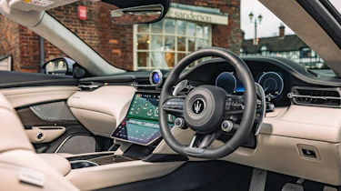 Maserati GranCabrio Folgore interior