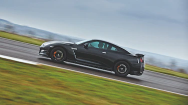 Nissan GT-R side