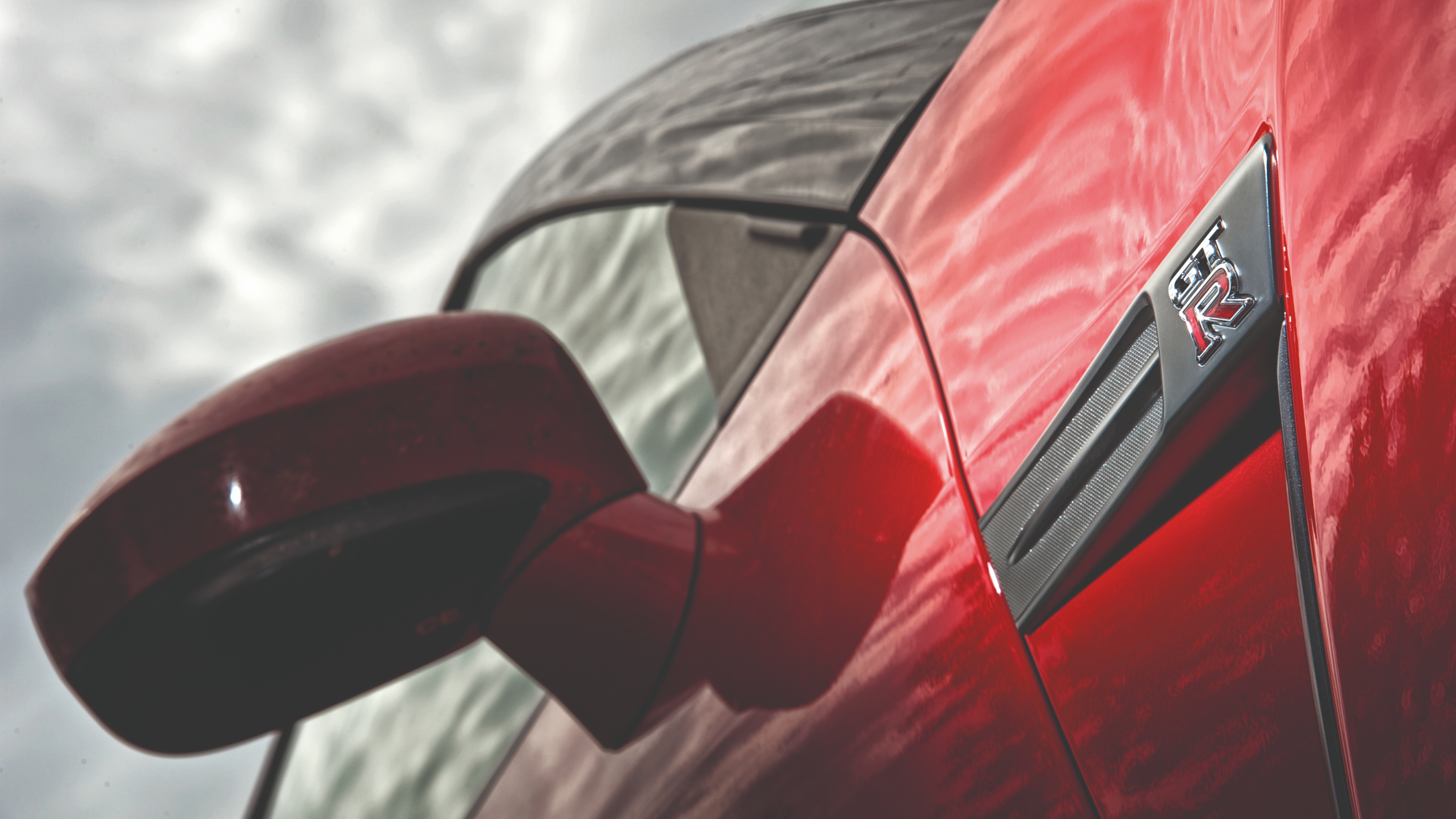 Nissan GT-R details