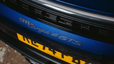 Porsche 911 Targa 4 GTS – badge