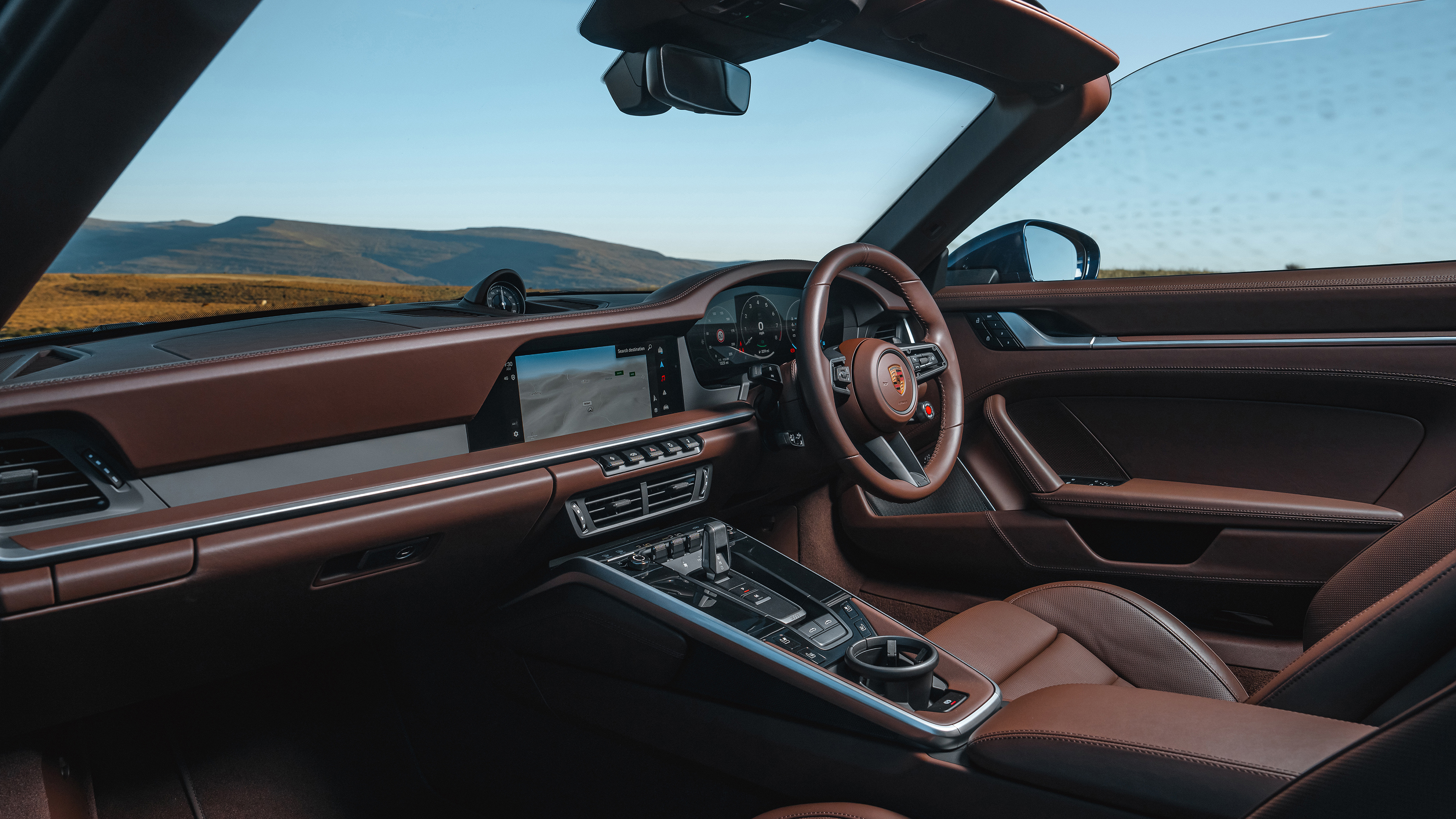 Porsche 911 Targa 4 GTS – interior