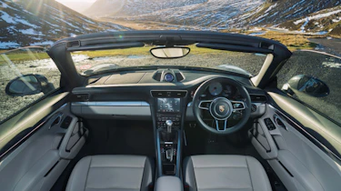 Porsche 991 Carrera interior