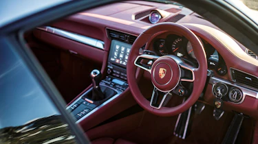 Porsche 991 Carrera interior