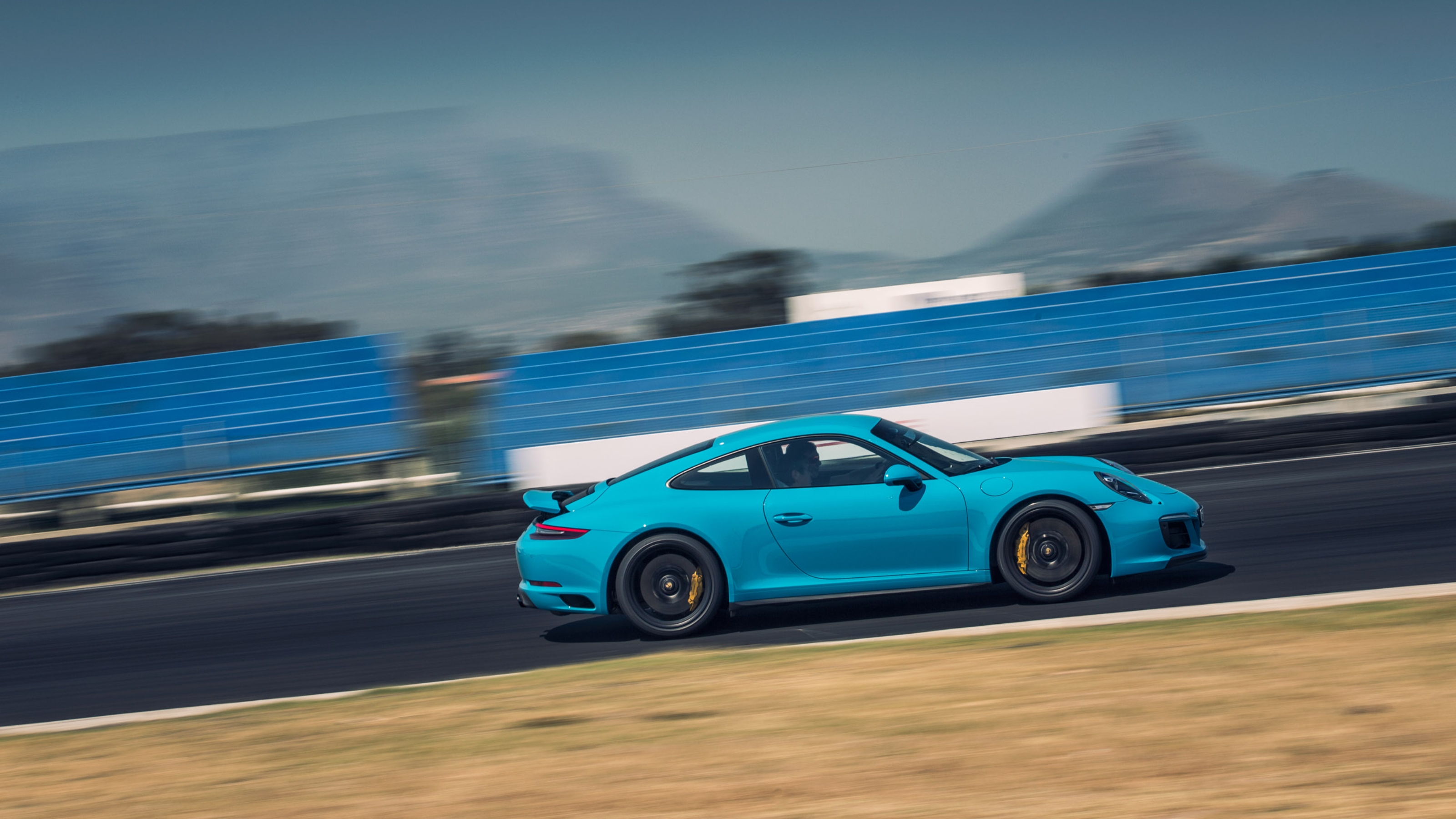 Porsche 991 Carrera GTS front