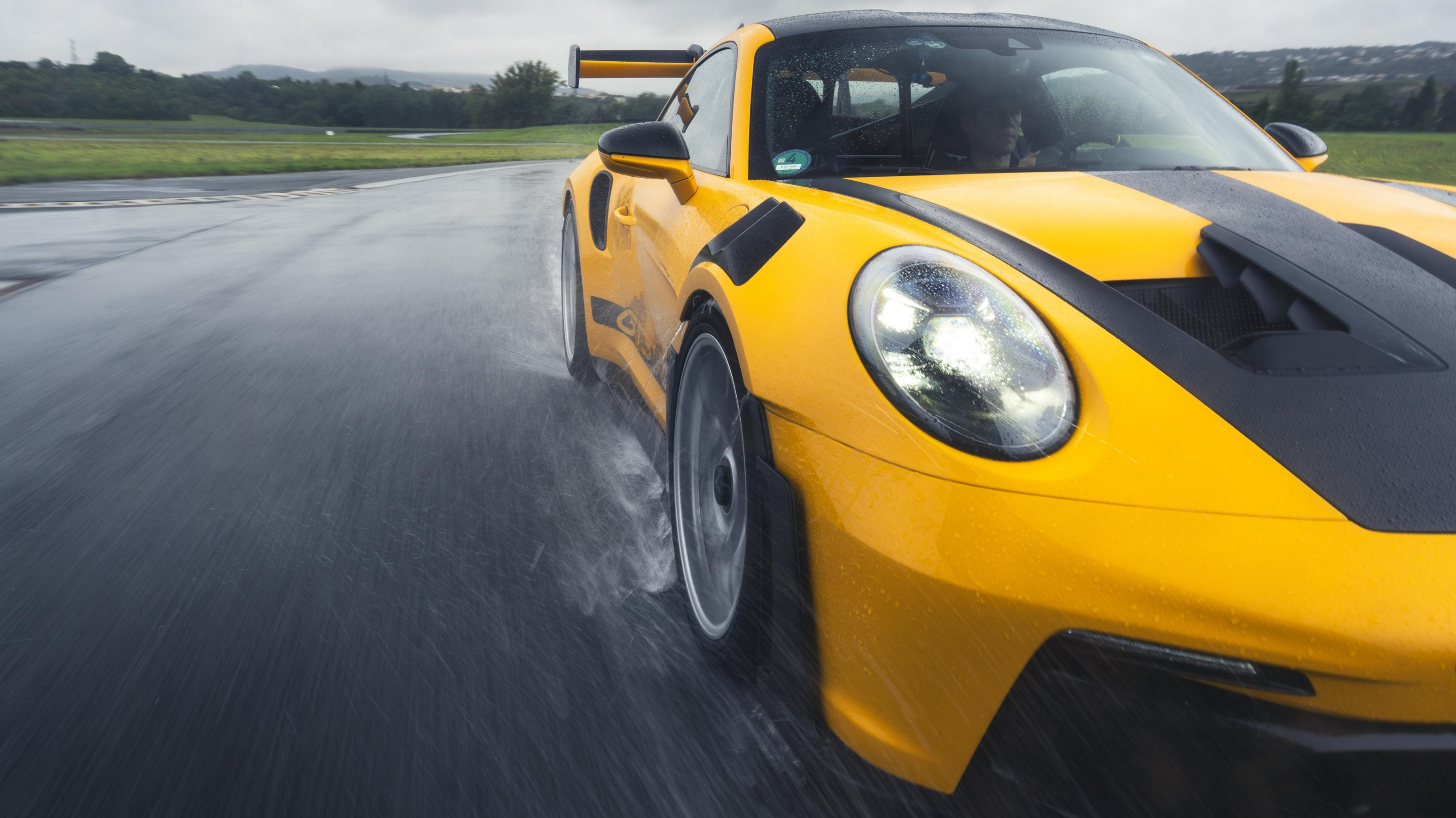 Porsche GT3 RS wet tyres