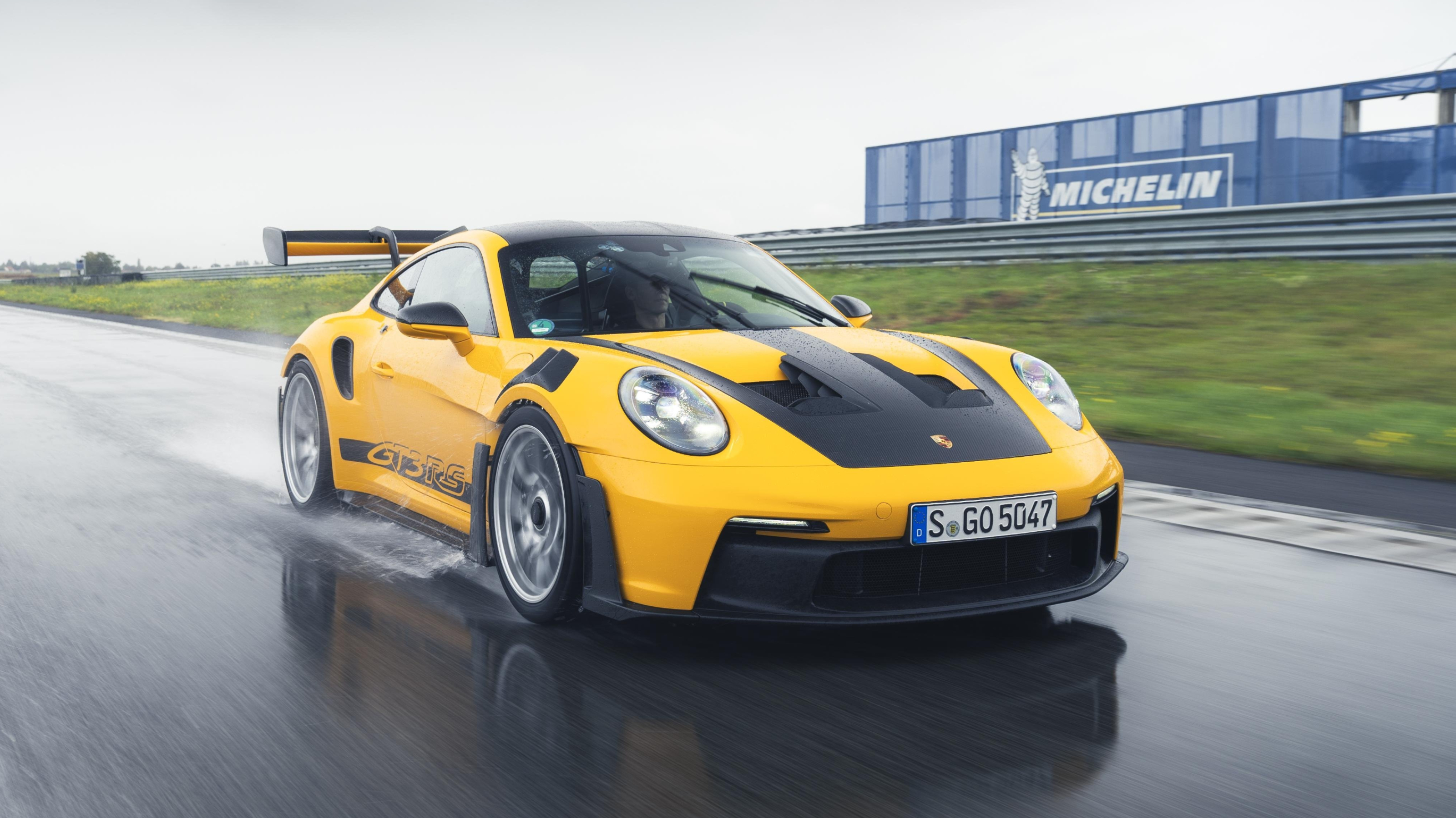 Porsche GT3 RS wet tyres