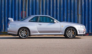 R34 Nissan GT-R