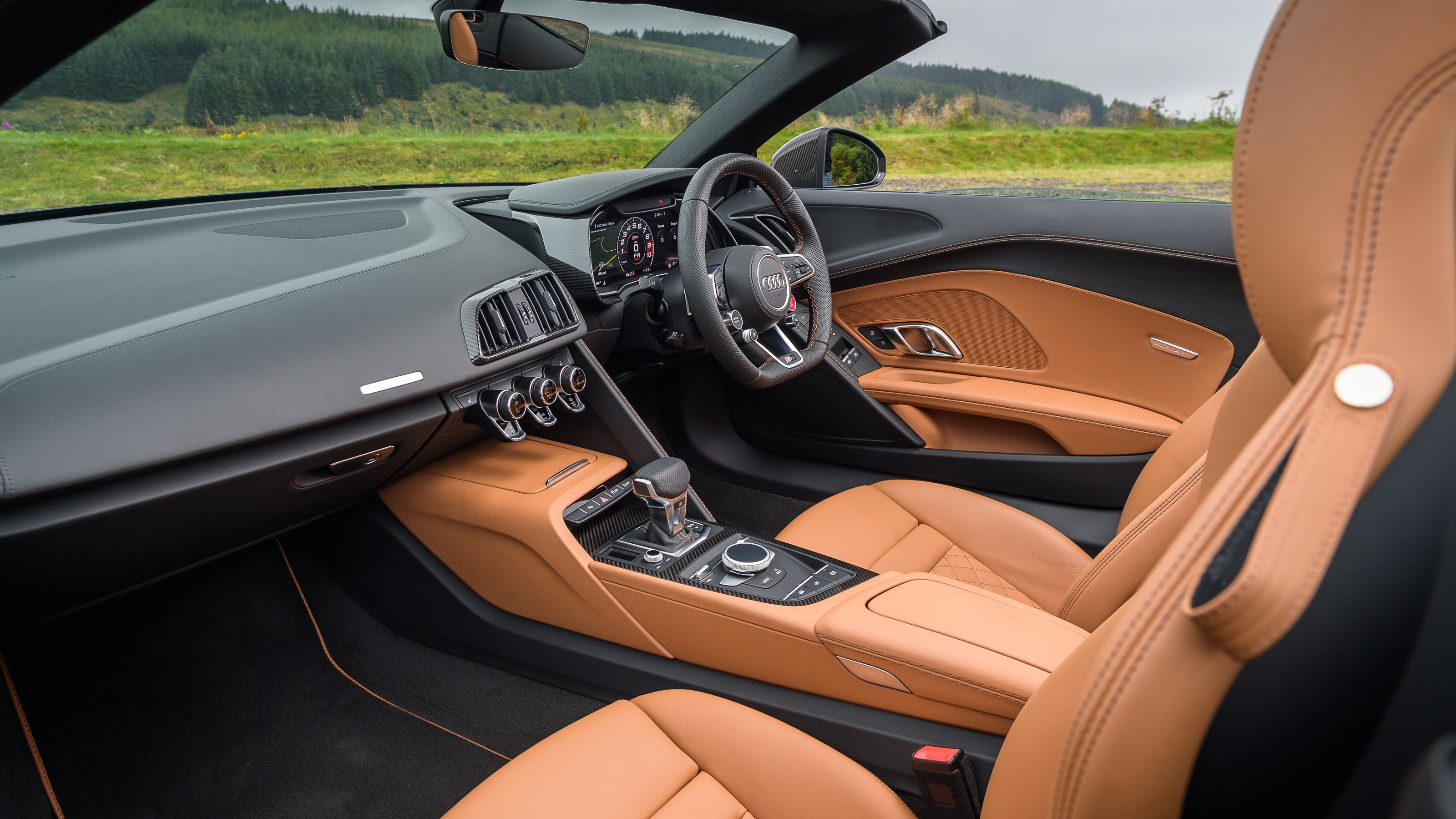 Audi R8 Spyder interior