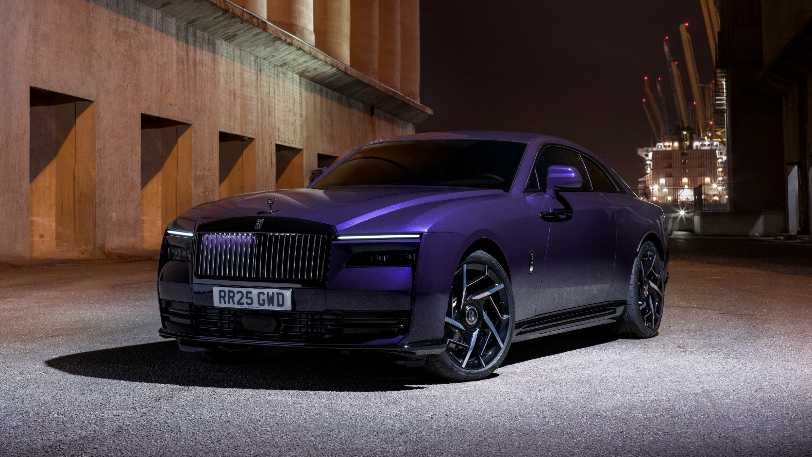 Rolls-Royce Spectre Black Badge front