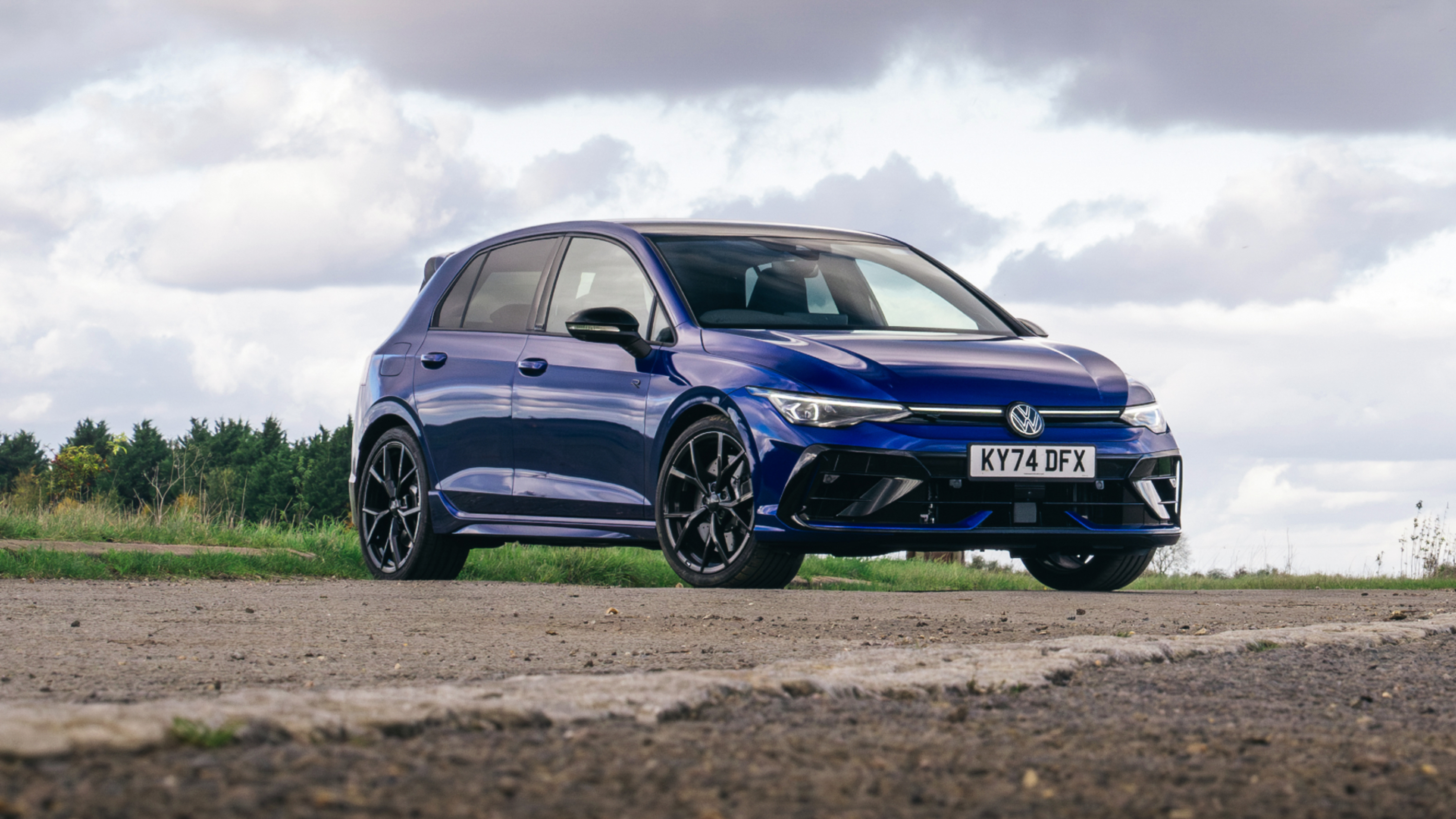 VW Golf R 2025 front
