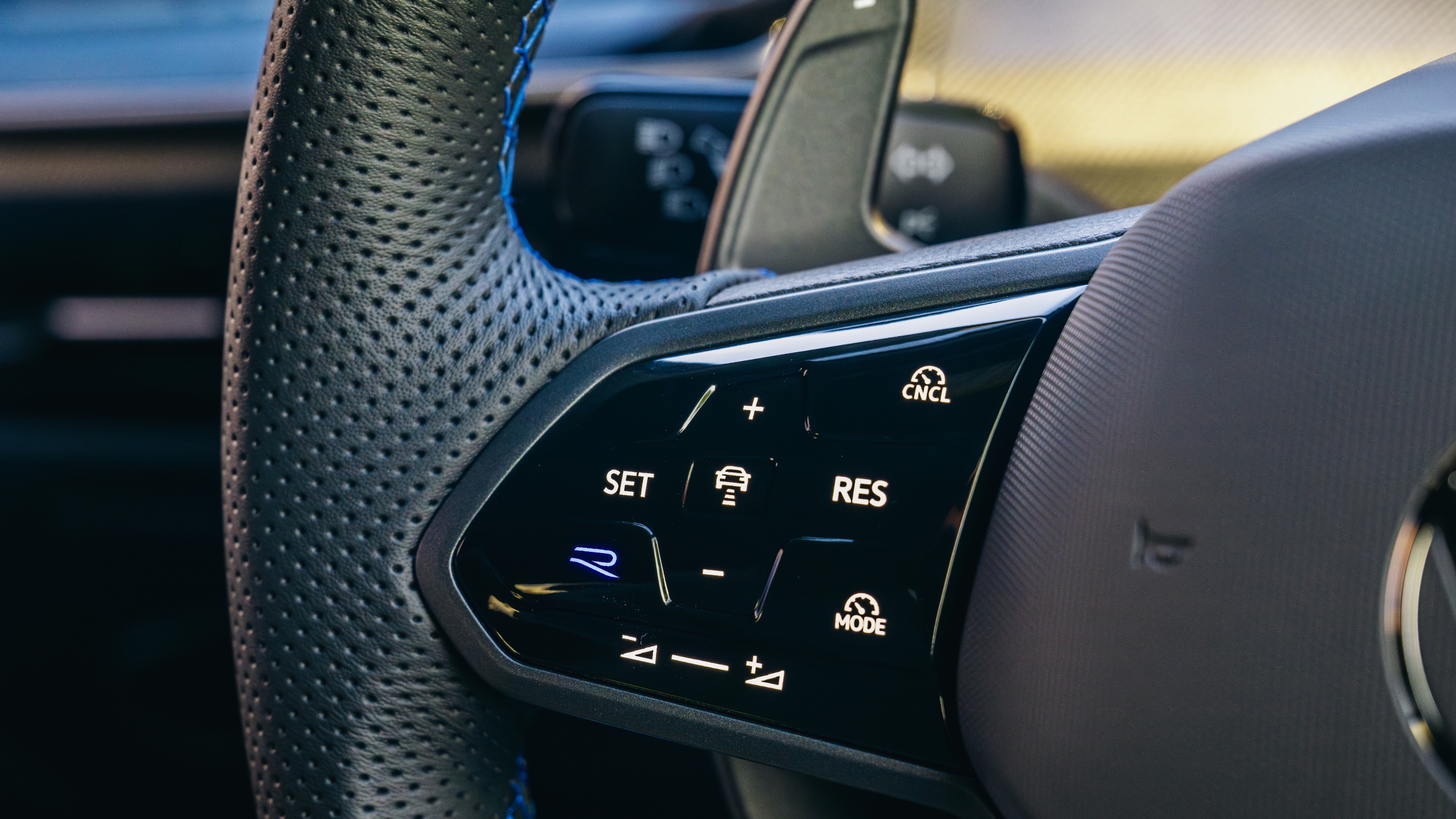 VW Golf R 2025 steering wheel