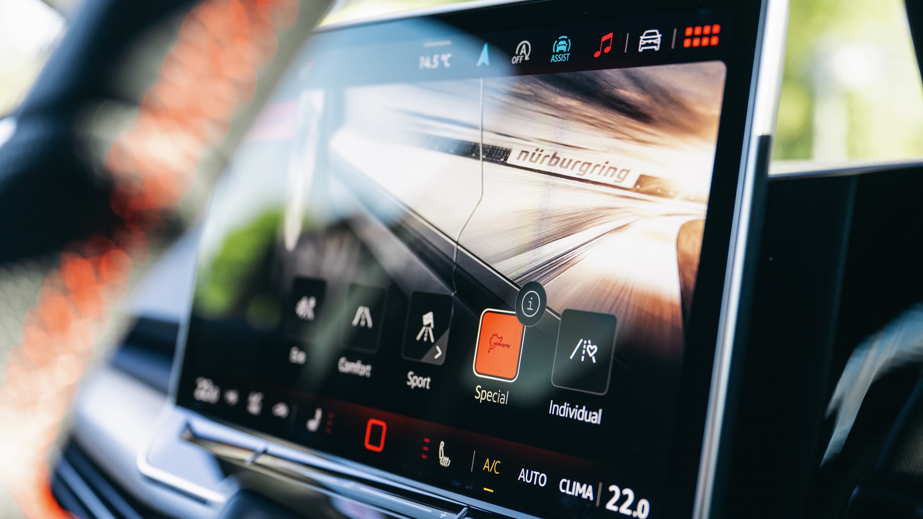 VW Golf R 2025 screen