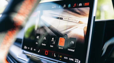 VW Golf R 2025 screen