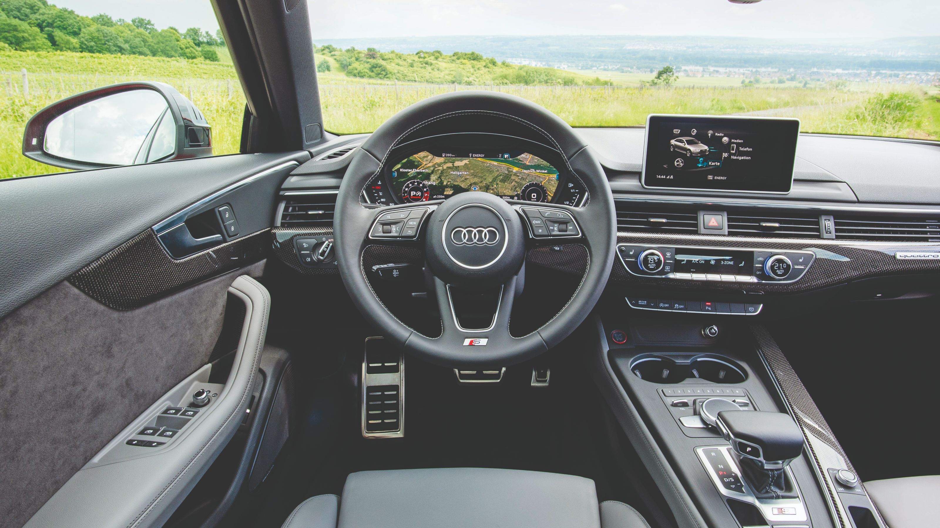 Audi S4 B9 interior