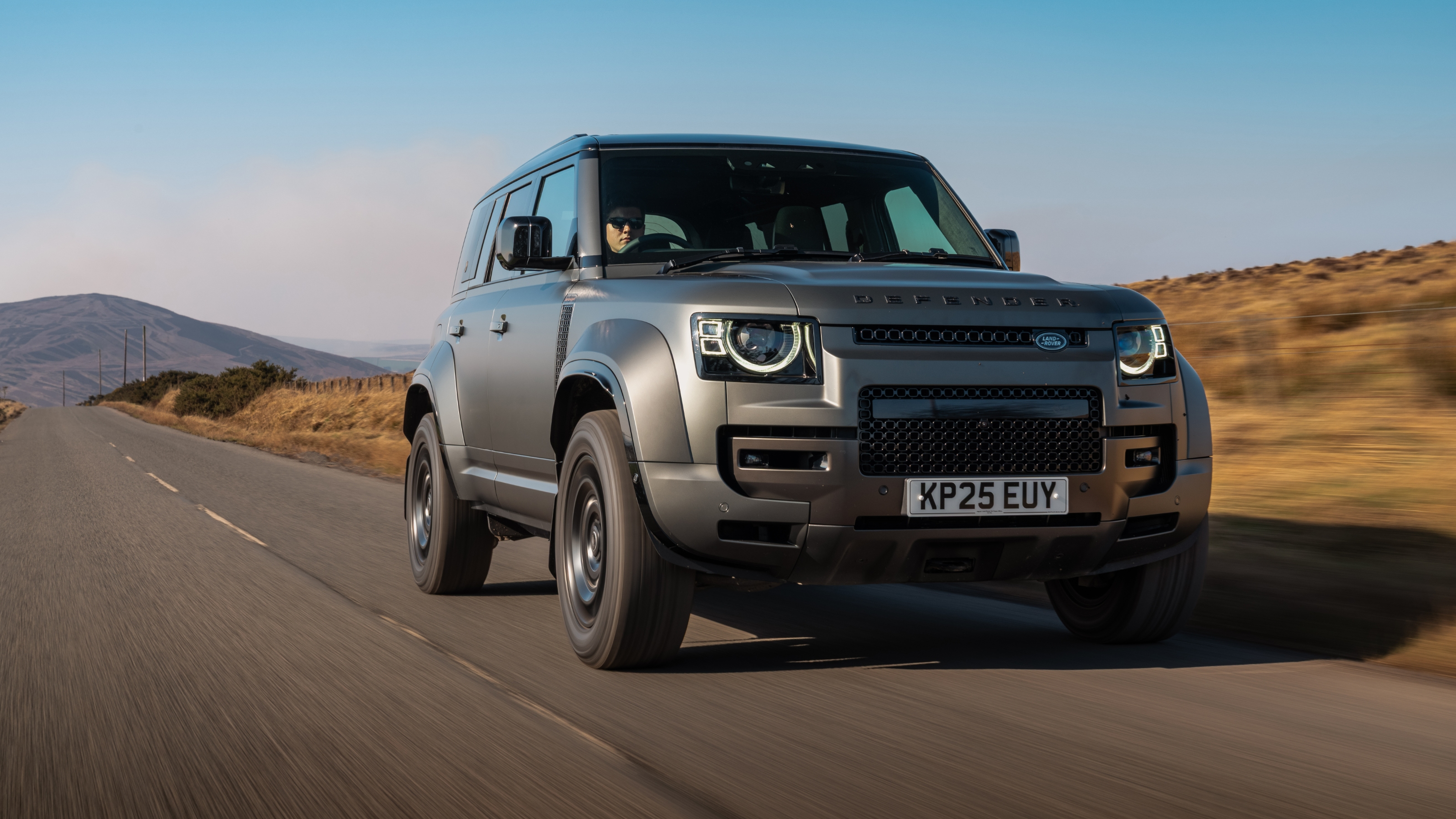 Land Rover Defender Octa front