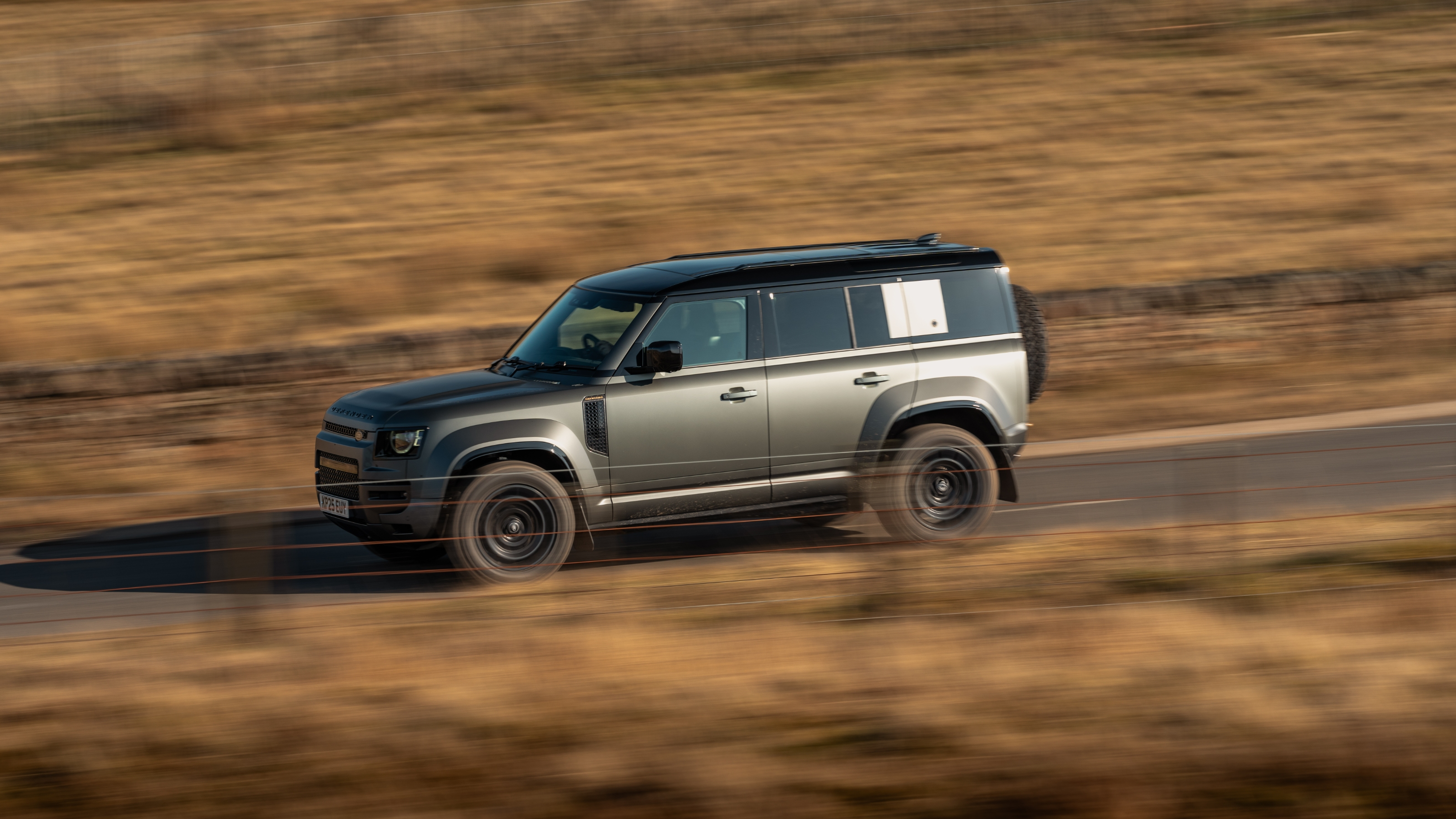 Land Rover Defender Octa front