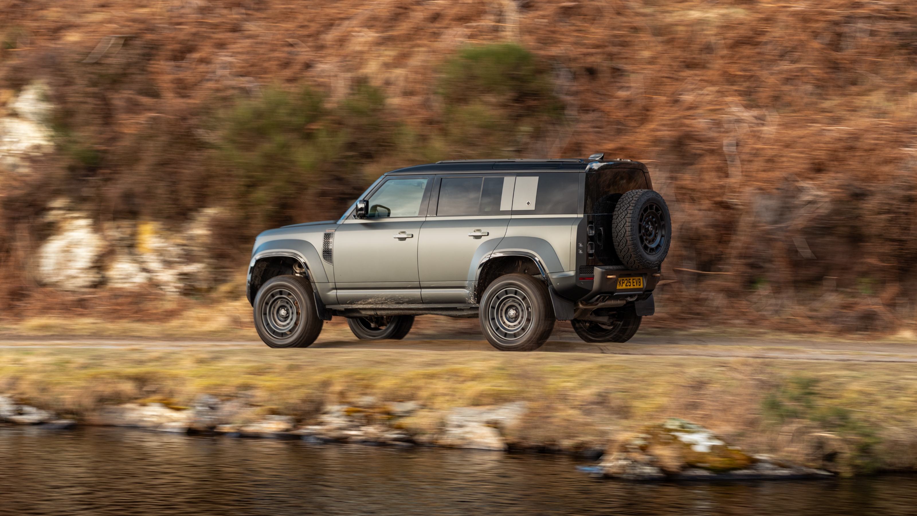 Land Rover Defender Octa rear