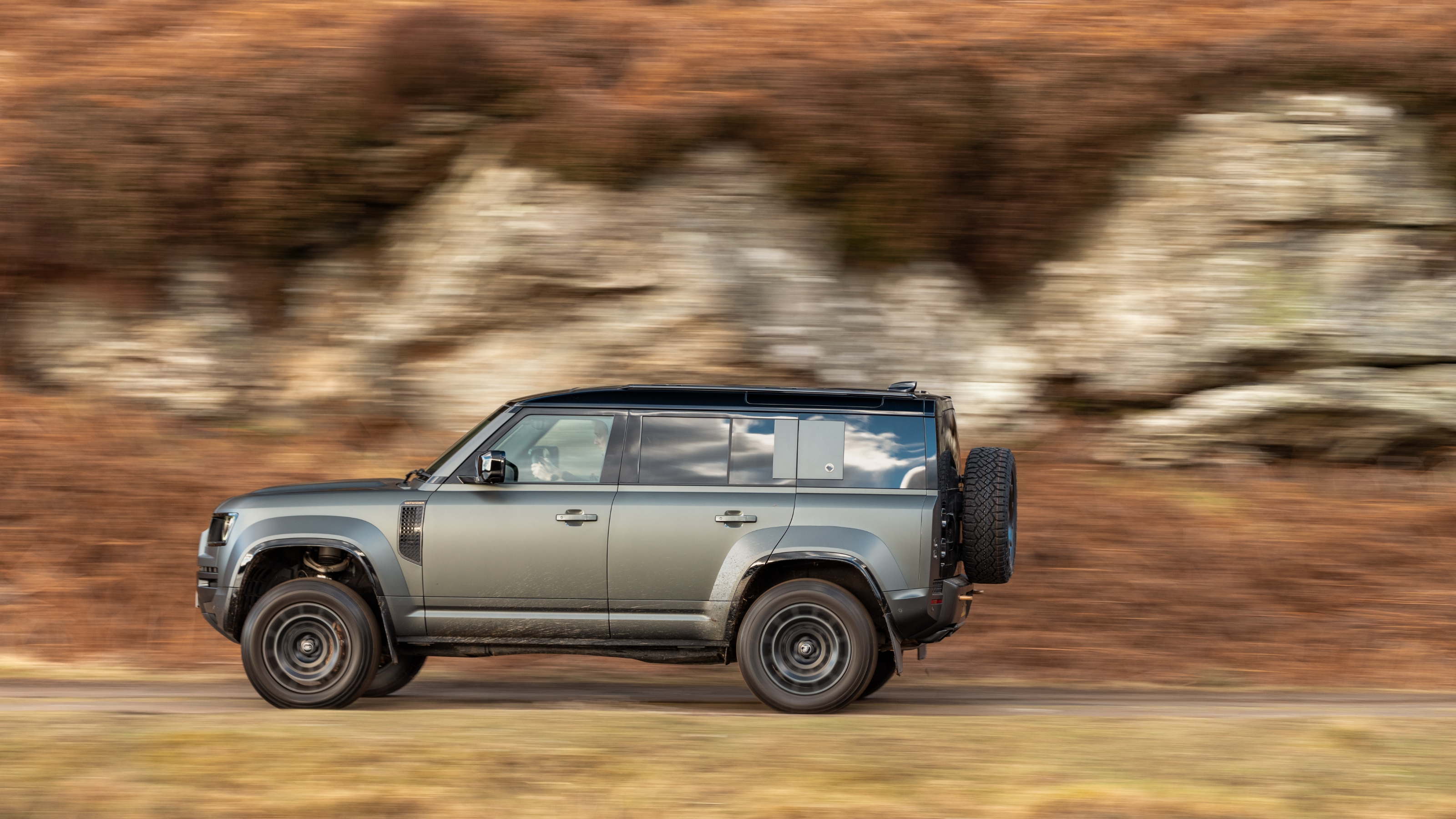 Land Rover Defender Octa side