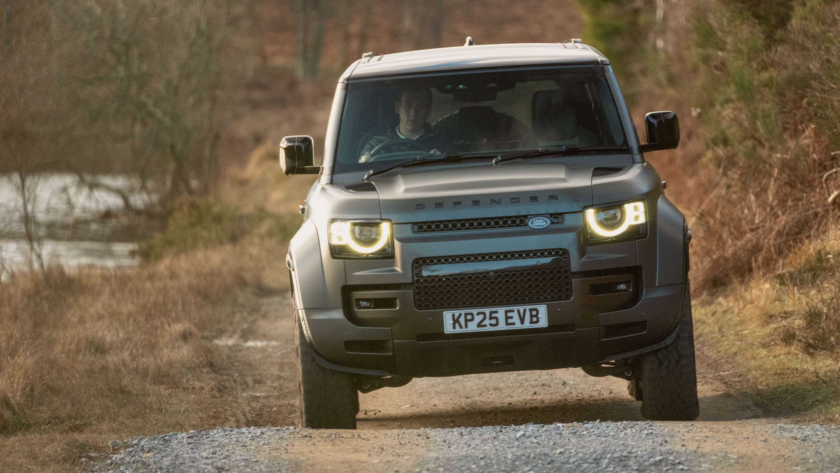 Land Rover Defender Octa front
