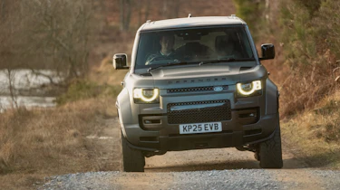 Land Rover Defender Octa front