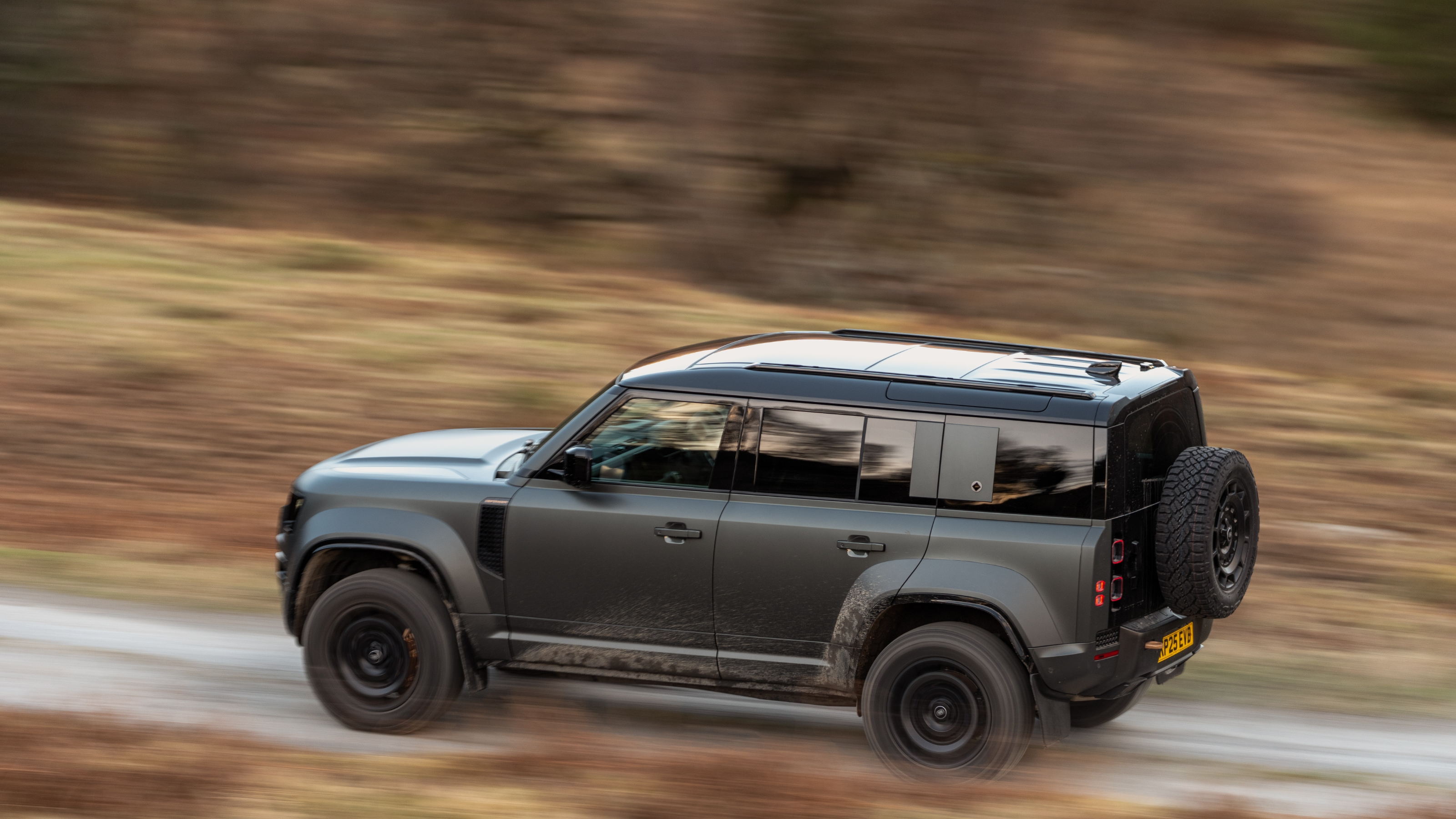 Land Rover Defender Octa rear