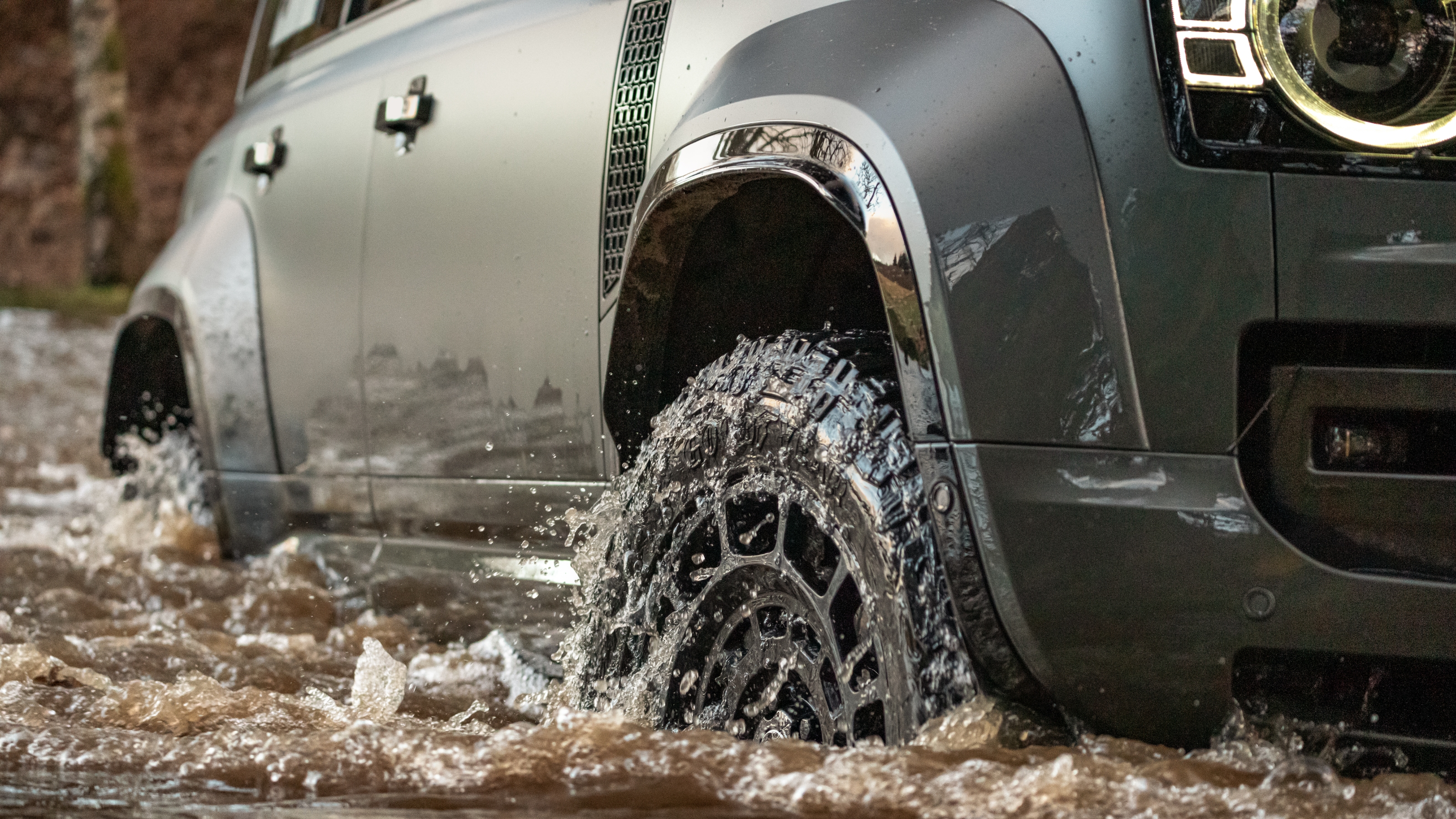 Land Rover Defender Octa wading