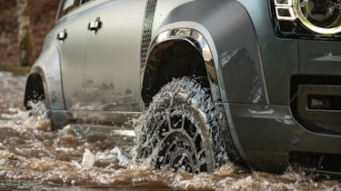 Land Rover Defender Octa wading