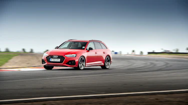 Audi RS4 B9 – front
