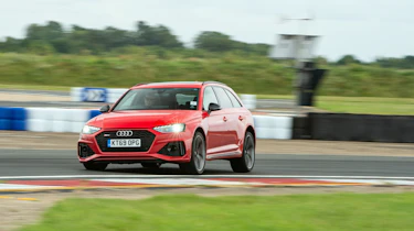 Audi RS4 B9 – front