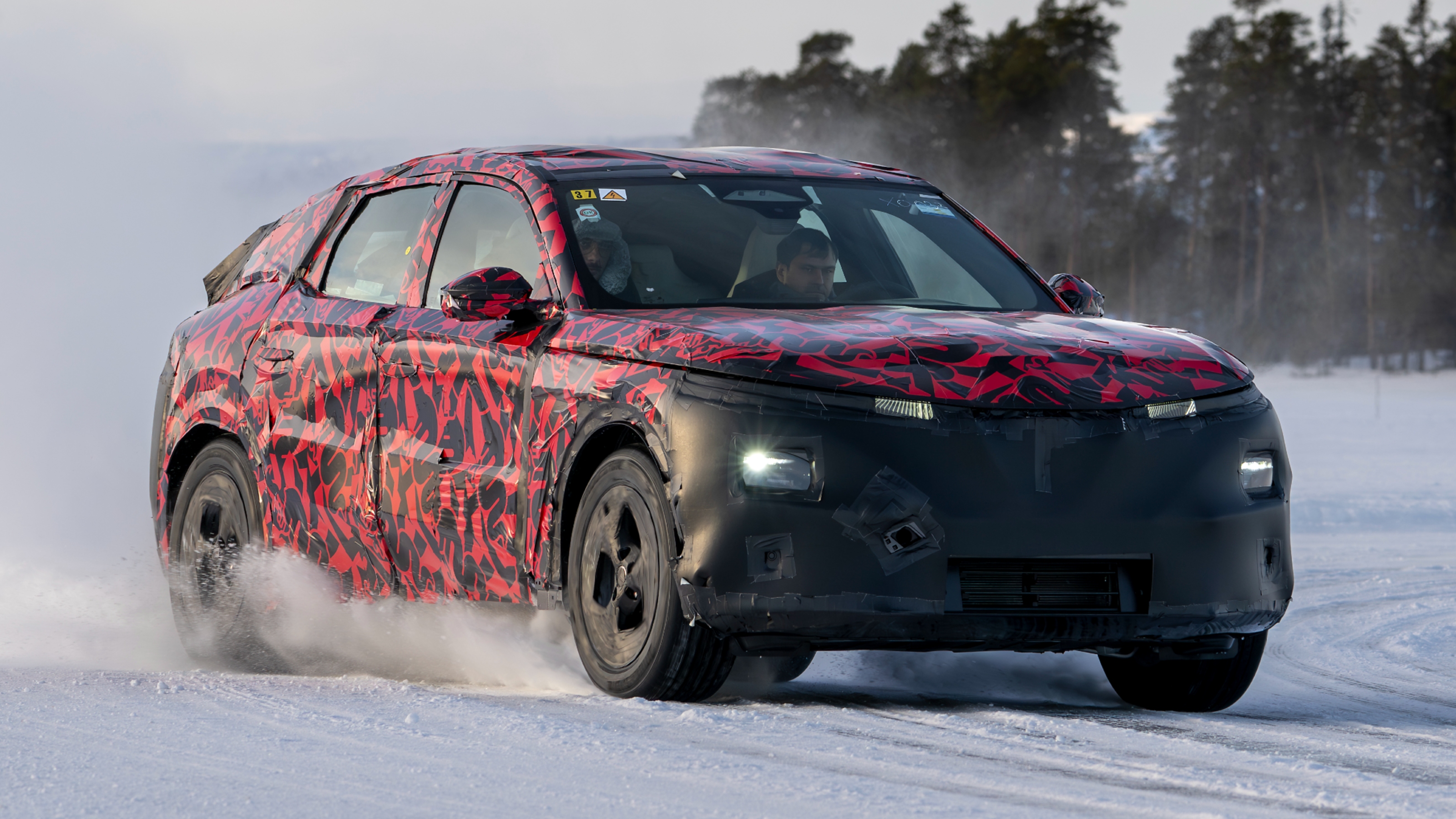 Alfa Romeo Stelvio prototype front