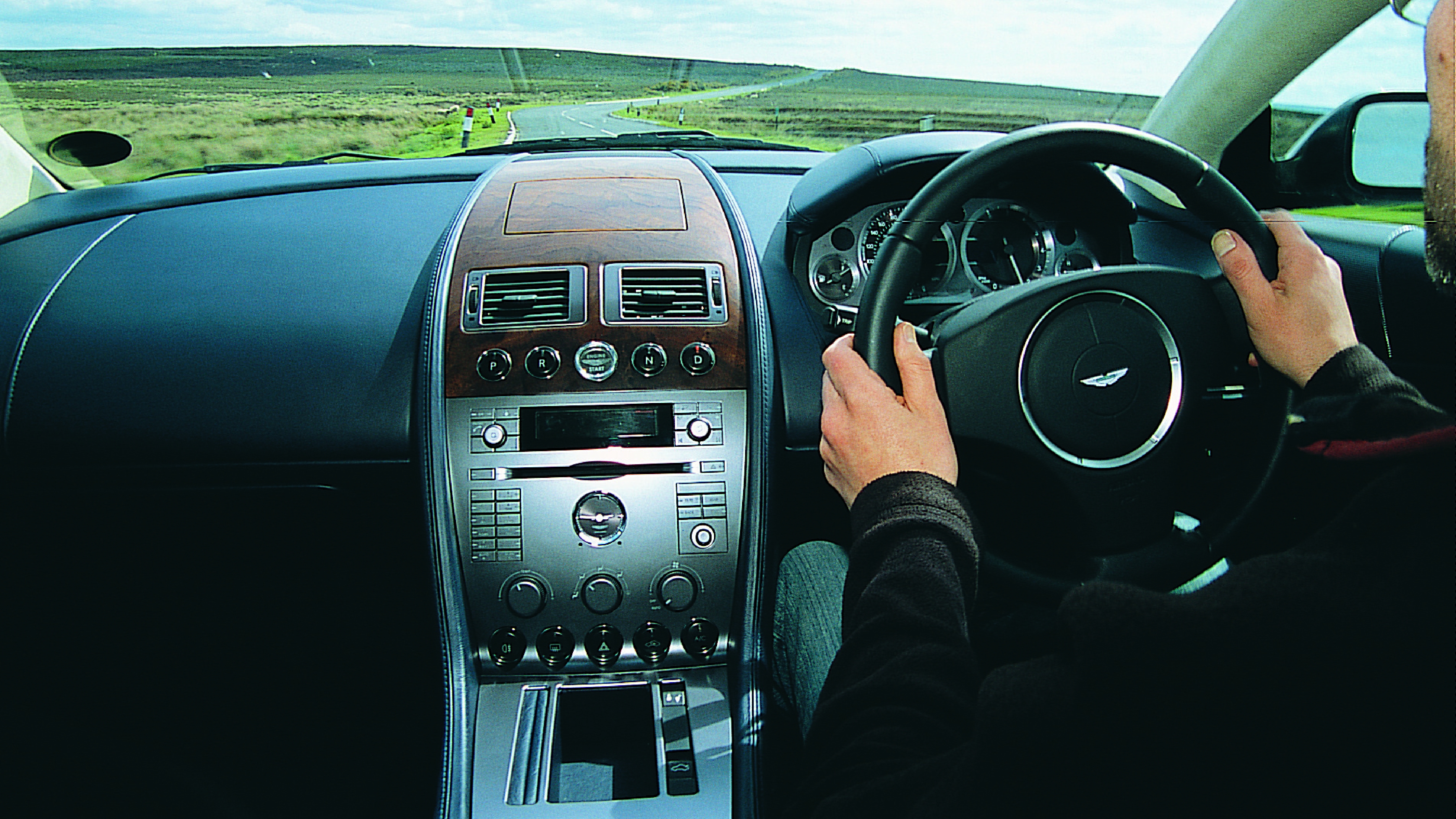 Aston Martin DB9 interior