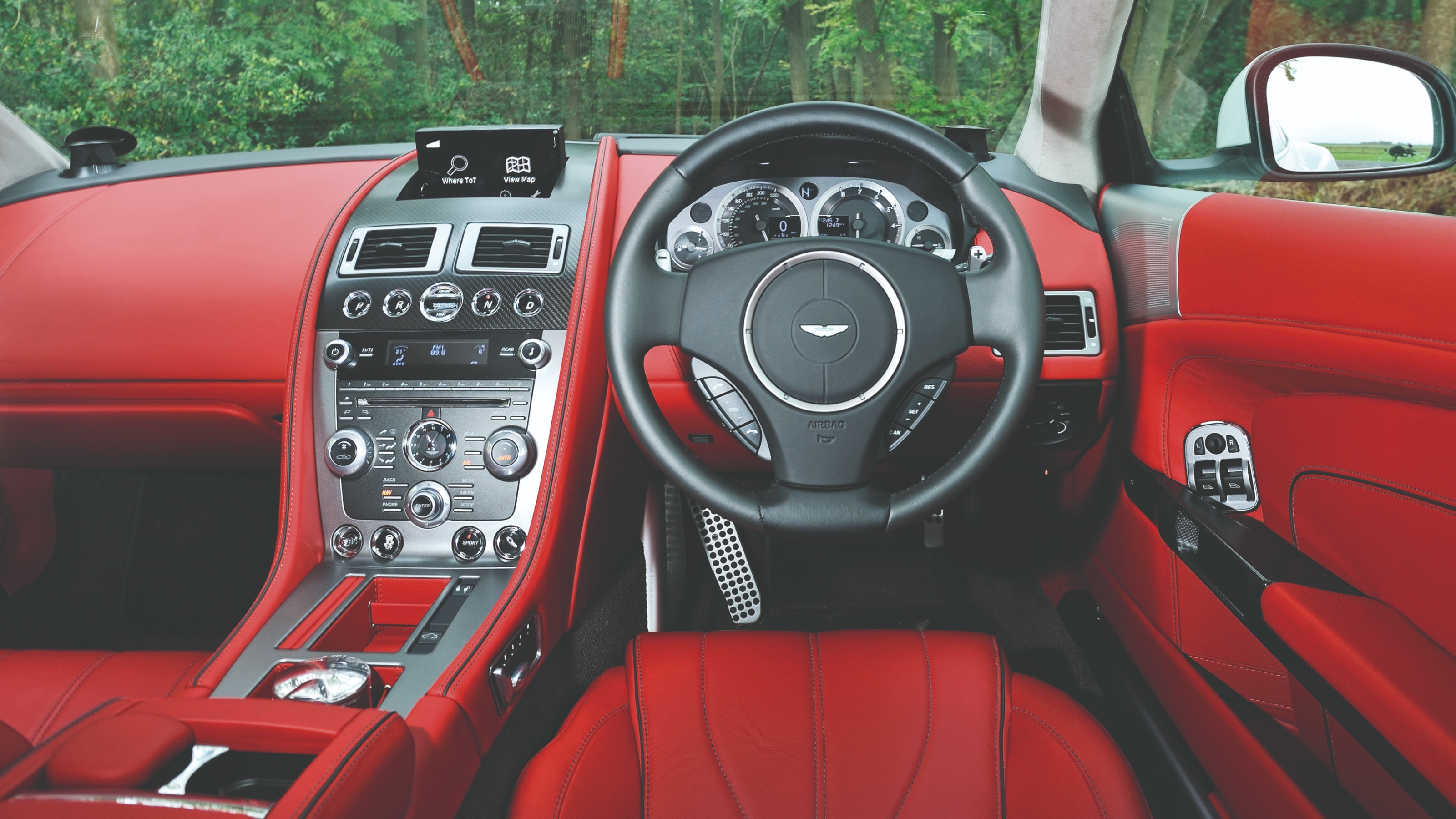 Aston Martin DB9 interior