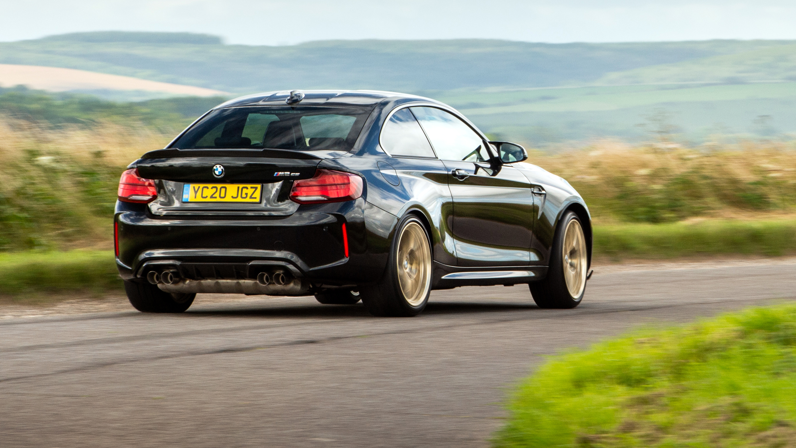 BMW M2 CS