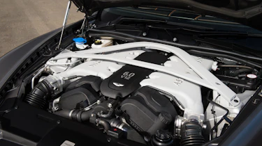 Aston Martin DB9 engine