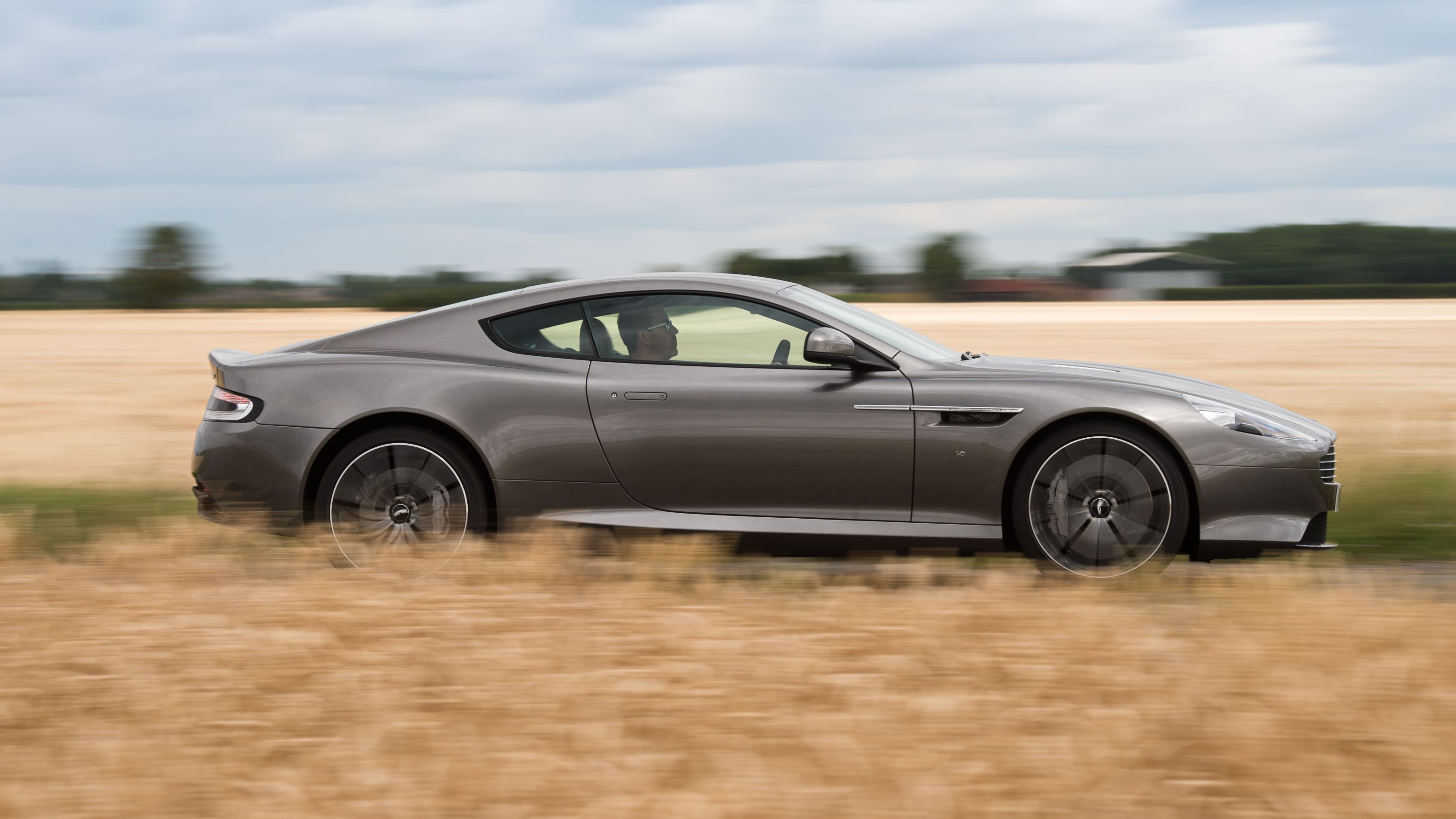Aston Martin DB9 side